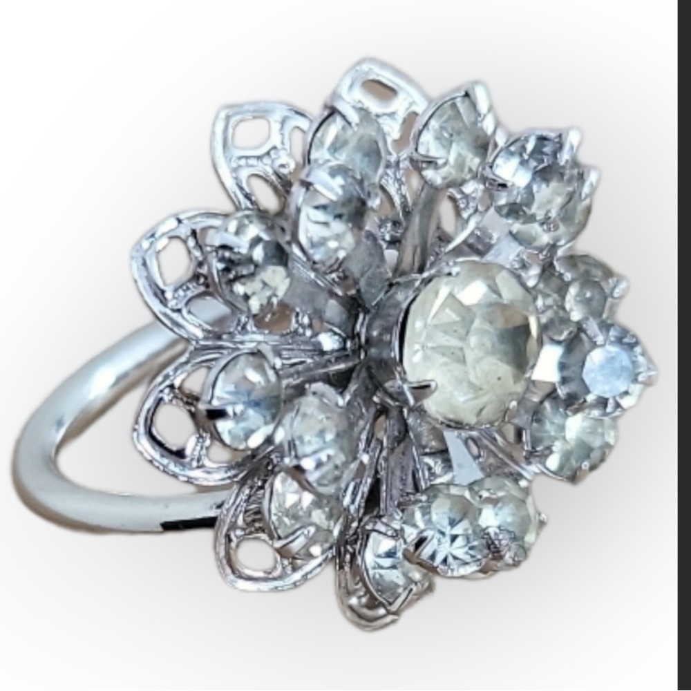 Vintage Sarah Coventry Symphony Ring